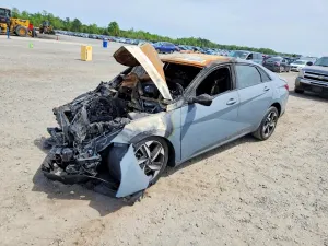 Hyundai Elantra 2.0L 4 2023