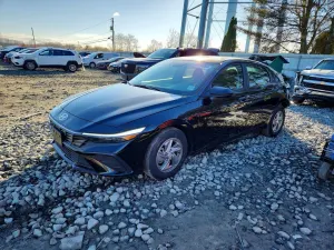 Hyundai Elantra 2.0L 4 2025