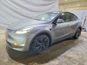 Tesla Model Y 2024