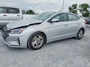 Hyundai Elantra 2.0L 4 2019