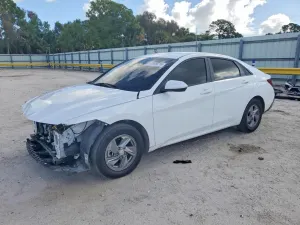 Hyundai Elantra 2.0L 4 2025