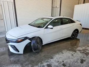 Hyundai Elantra 2.0L 4 2025