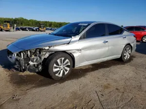 Nissan Altima 2.5L 4 2020