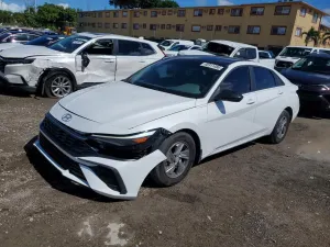 Hyundai Elantra 2.0L 4 2024