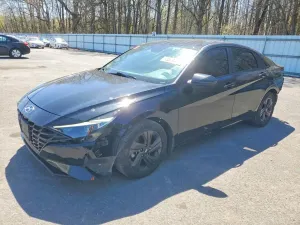 Hyundai Elantra 2.0L 4 2022