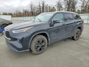 Toyota Highlander 3.5L 6 2021