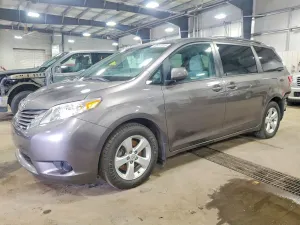 Toyota Sienna 3.5L 6 2017