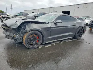 Ford Mustang 5.0L 8 2015