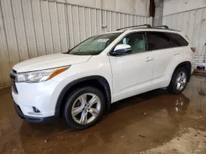 Toyota Highlander 3.5L 6 2015