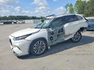Toyota Highlander 3.5L 6 2021