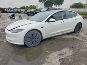 Tesla Model 3 2024