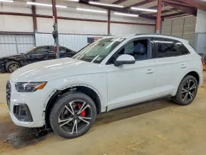 Audi Q5 2.0L 4 2025