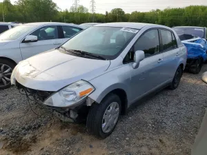 Nissan Versa 1.8L 4 2010