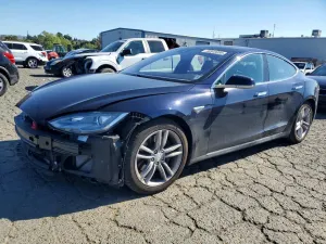 Tesla Model S 2015