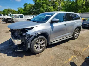 Toyota Highlander 3.5L 6 2015