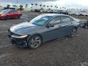 Hyundai Elantra 2.0L 4 2025
