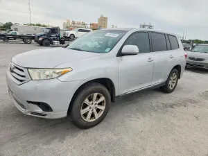 Toyota Highlander 3.5L 6 2013