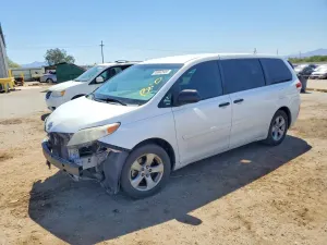 Toyota Sienna 3.5L 6 2012