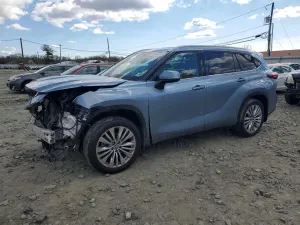 Toyota Highlander 2.4L 4 2023