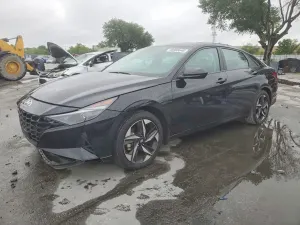 Hyundai Elantra 2.0L 4 2023