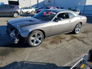 Dodge Challenger 5.7L 8 2011