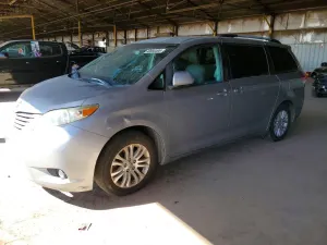 Toyota Sienna 3.5L 6 2011
