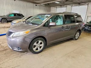 Toyota Sienna 3.5L 6 2013