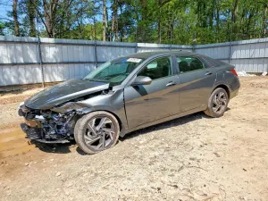 Hyundai Elantra 2.0L 4 2025