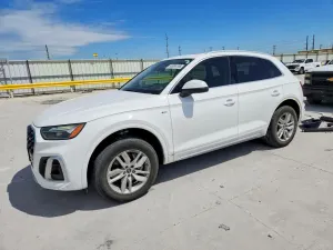 Audi Q5 2.0L 4 2022