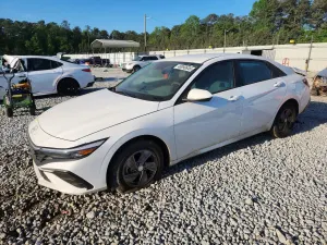 Hyundai Elantra 2.0L 4 2024