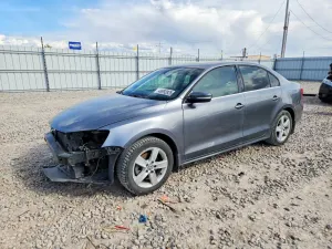 Volkswagen Jetta 2.0L 4 2012