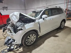 Volvo XC90 2.0L 4 2016