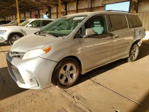 Toyota Sienna 3.5L 6 2020