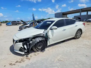 Nissan Altima 2.5L 4 2020