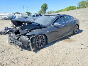 Tesla Model S 2016