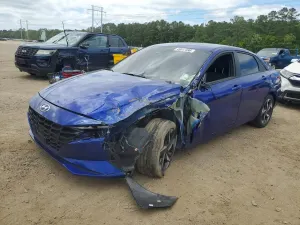 Hyundai Elantra 2.0L 4 2023