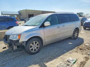 Chrysler Town & Country 3.8L 6 2010