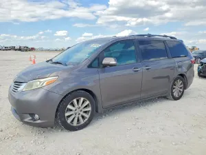 Toyota Sienna 3.5L 6 2015