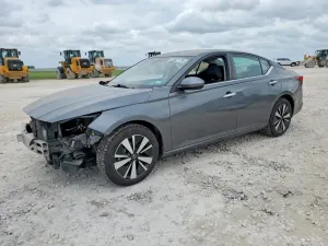 Nissan Altima 2.5L 4 2021