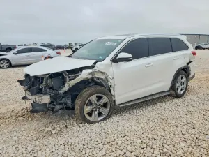 Toyota Highlander 3.5L 6 2017