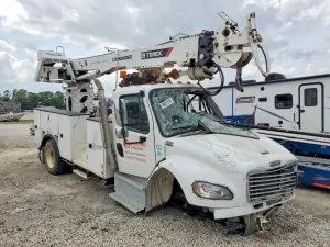 Freightliner Business Class M2 9.0L 6 2022