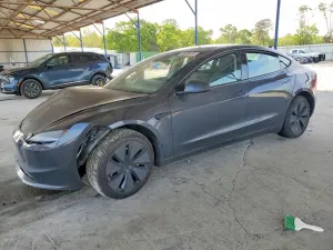 Tesla Model 3 2025