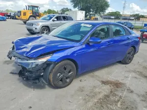 Hyundai Elantra 2.0L 4 2023