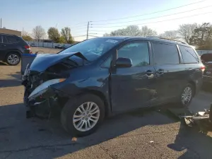 Toyota Sienna 3.5L 6 2012