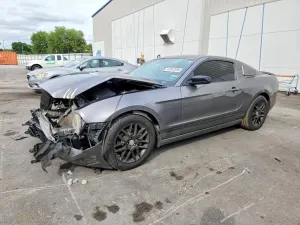 Ford Mustang 3.7L 6 2014