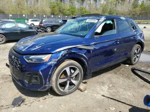Audi Q5 2.0L 4 2022