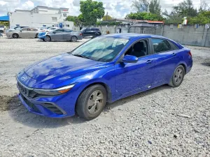 Hyundai Elantra 2.0L 4 2024