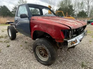 Toyota Hilux 2.4L 4 1989