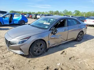 Hyundai Elantra 2.0L 4 2023