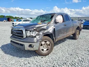 Toyota Tundra 5.7L 8 2011
